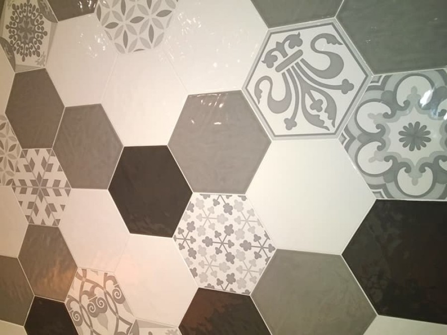 Плитка 18x18 Vodevil Mokka гладкая глянцевая коричневый Cifre Плитка 18x18 Vodevil Mokka гладкая глянцевая коричневый Cifre