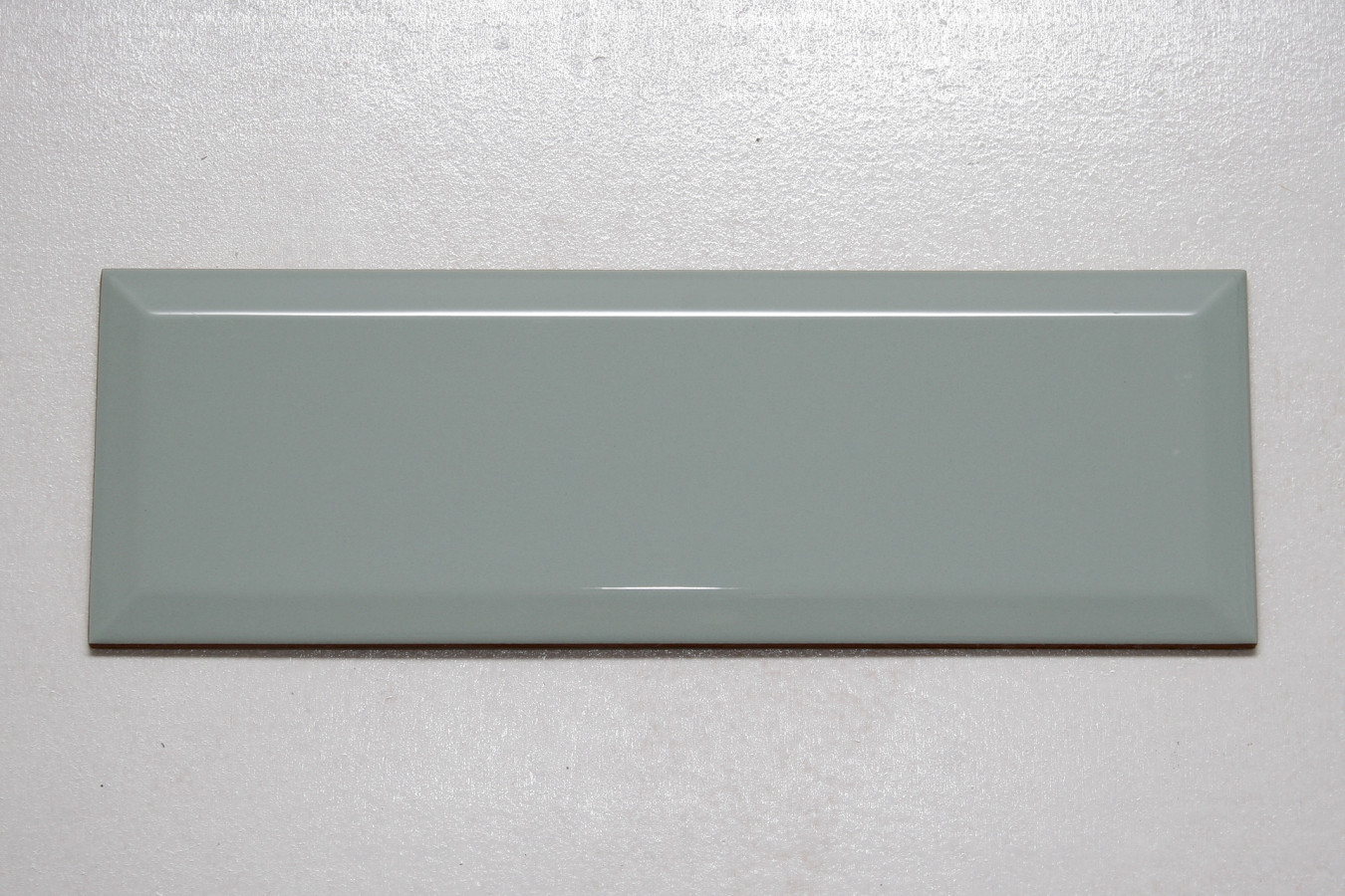 Кабанчик 30x10 Biselado Alga Brillo гладкая глянцевая серый Dar Ceramics Кабанчик 30x10 Biselado Alga Brillo гладкая глянцевая серый Dar Ceramics