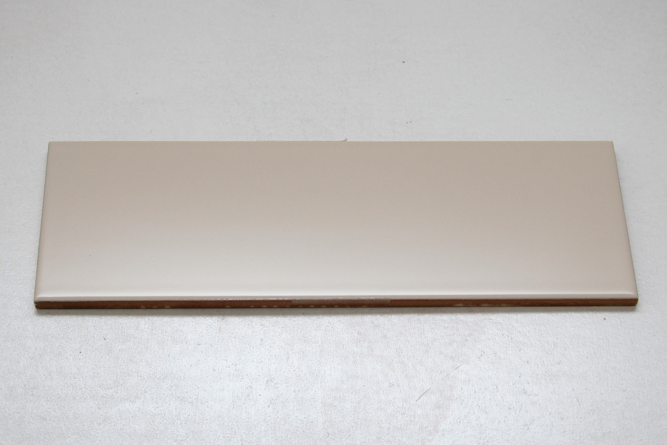 Плитка 30x10 Liso Beige Brillo гладкая глянцевая бежевый Dar Ceramics Плитка 30x10 Liso Beige Brillo гладкая глянцевая бежевый Dar Ceramics